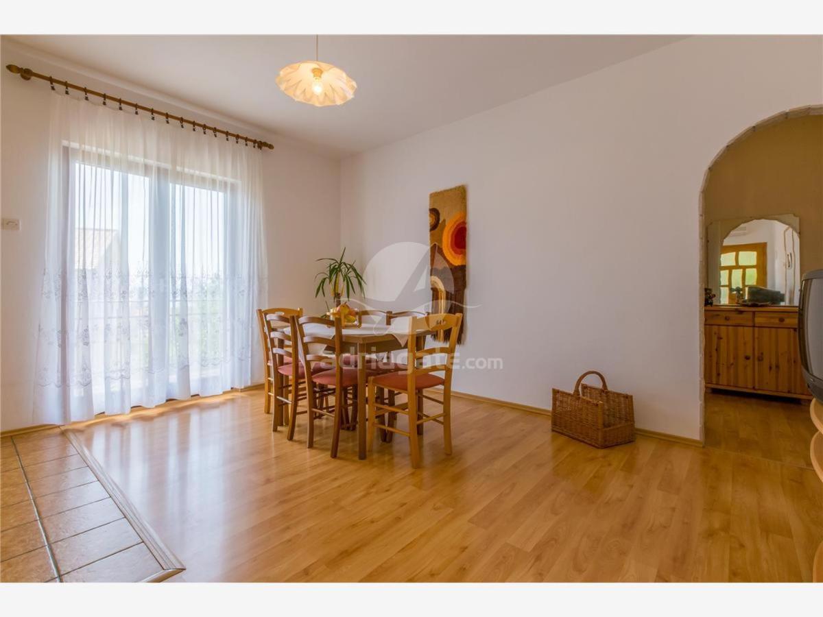 Apartments Dora セルツェ エクステリア 写真
